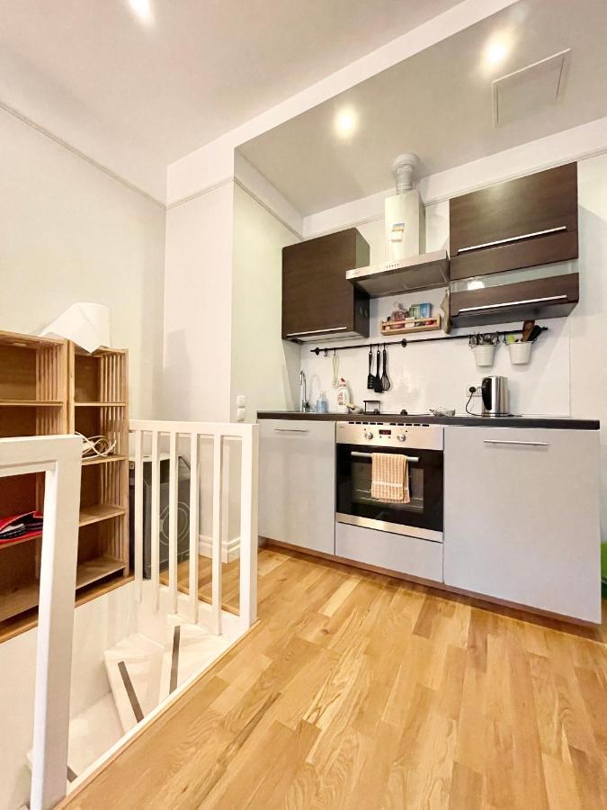 タリンCosy Studio In Historical Building. City Centerアパートメント エクステリア 写真
